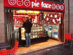 Pie dari New York Ini Bergambar Eskpresi Wajah