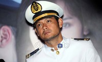 Daud dan Gilang harus berperan menjadi sosok kakak dan pelindung bagi Anissa sejak kecil.