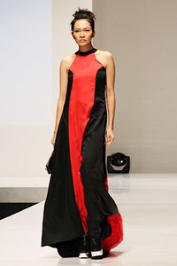 Barli Asmara Empowering Women. Indonesia Fashion Week 2012 at Jakarta Convention Center. Jakarta. [Foto: Mohammad Abduh/Wolipop]