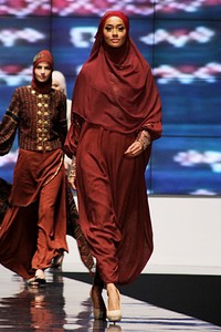 Ida Royani From West To The East. Shining Genre. Indonesia Fashion Week 2012 at Jakarta Convention Center. Jakarta. [Foto: Mohammad Abduh/Wolipop]