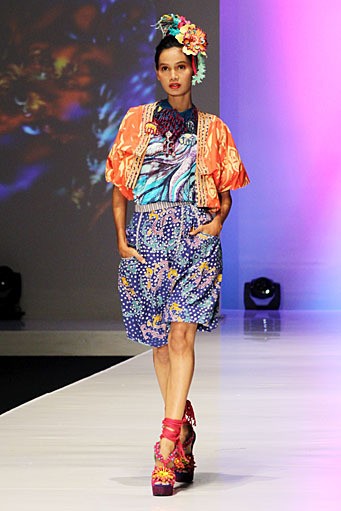 Sofie Explossion. PAC Martha Tilaar. Indonesia Fashion Week 2012 at Jakarta Convention Center. Jakarta. [Foto: Mohammad Abduh/Wolipop]