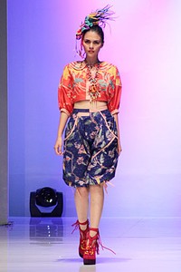 Sofie Explossion. PAC Martha Tilaar. Indonesia Fashion Week 2012 at Jakarta Convention Center. Jakarta. [Foto: Mohammad Abduh/Wolipop]