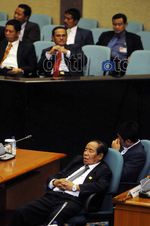 Nikmatnya Tidur Saat Rapat Paripurna DPRD