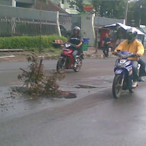 Warga Bandung Lega HLKI Advokasi Korban Jalan Rusak