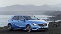 Untuk penggeraknya, A-Class terbaru menggunakan berbagai jenis mesin bensin yang memiliki kapasitas 1.600 cc dan 2.000 cc yang memproduksi emisi karbon 99 gram per kilometer. Ada juga mesin diesel berkapasitas 2.200 cc. (dok Daimler)