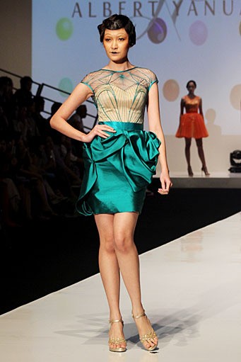 Albert Yanuar Chemical Garden Possibilities-DULUX. Indonesia Fashion Week 2012. Jakarta Convention Center. Senayan. Jakarta. [Foto: Mohammad Abduh/Wolipop]