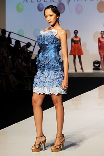 Albert Yanuar Chemical Garden Possibilities-DULUX. Indonesia Fashion Week 2012. Jakarta Convention Center. Senayan. Jakarta. [Foto: Mohammad Abduh/Wolipop]