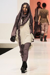 Imelda Kartini Bretzel. Possibilities-DULUX. Indonesia Fashion Week 2012 at Jakarta Convention Center. Jakarta. [Foto: Mohammad Abduh/Wolipop]