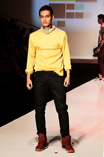 Jeffry Tan mens wear Possibilities-DULUX. Indonesia Fashion Week 2012 at Jakarta Convention Center. [Foto: Mohammad Abduh/Wolipop]