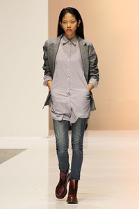 Nina Nikicio Young Spirits. Possibilities-DULUX. Indonesia Fashion Week 2012 at Jakarta Convention Center. Jakarta. [Foto: Mohammad Abduh/Wolipop]