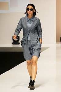 Nina Nikicio Young Spirits. Possibilities-DULUX. Indonesia Fashion Week 2012 at Jakarta Convention Center. Jakarta. [Foto: Mohammad Abduh/Wolipop]