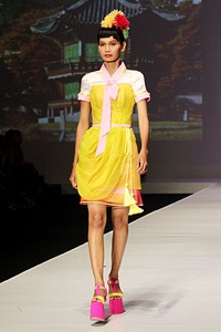 Rudy Chandra Dress in Hanbok PAC Martha Tilaar. Indonesia Fashion Week 2012 at Jakarta Convention Center. Senayan. Jakarta. [Foto by Mohammad Abduh/Wolipop]