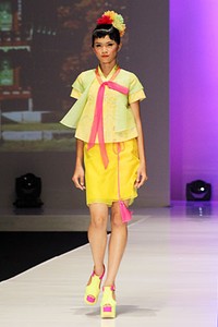 Rudy Chandra Dress in Hanbok PAC Martha Tilaar. Indonesia Fashion Week 2012 at Jakarta Convention Center. Senayan. Jakarta. [Foto by Mohammad Abduh/Wolipop]