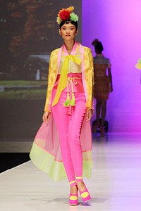 Rudy Chandra Dress in Hanbok PAC Martha Tilaar. Indonesia Fashion Week 2012 at Jakarta Convention Center. Senayan. Jakarta. [Foto by Mohammad Abduh/Wolipop]