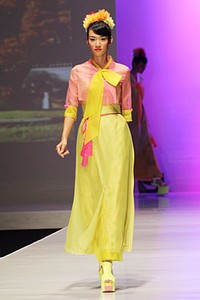 Rudy Chandra Dress in Hanbok PAC Martha Tilaar. Indonesia Fashion Week 2012 at Jakarta Convention Center. Senayan. Jakarta. [Foto by Mohammad Abduh/Wolipop]