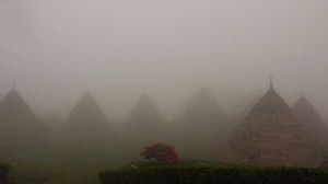 Uniknya Rumah Kerucut & Kesahajaan Desa Wae Rebo di Flores
