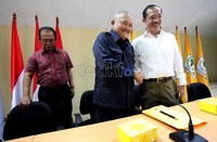 Alex Noordin menyanggupi dan langsung mengemukakan program kerja bila terpilih di depan kader Golkar di kantor DPD Golkar Jakarta.