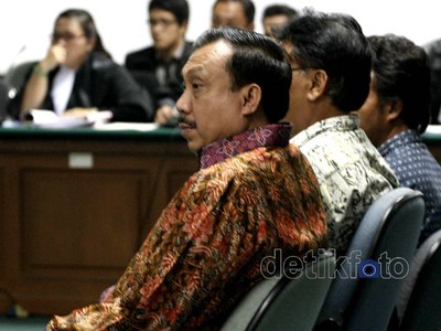 Hamka Yandhu Bersaksi untuk Nunun