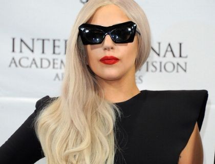 Lady Gaga Orang Pertama Peraih 20 Juta Follower Twitter