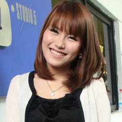 Ayu Ting Ting Malas ke Salon