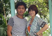 Ade dan Chika berpose saat ditemui di Studio RCTI, Kebon Jeruk, Jakarta Barat, Selasa (7/3/2012).Jenas/detikcom