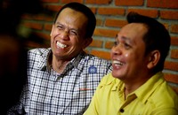 Kedua personil Unang dan Didin lah yang menyampaikan pertama kabar berita bahagia tersebut.