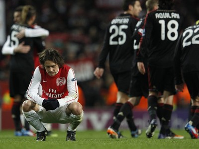 Arsenal Menang, Arsenal Tersingkir
