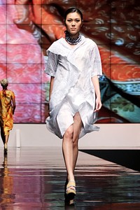 Carmanita Cross Culture International Flair. Indonesia Fashion Week 2012 at Jakarta Convention Center. Jakarta. [Foto: Mohammad Abduh/Wolipop]
