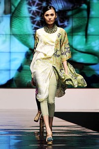Carmanita Cross Culture International Flair. Indonesia Fashion Week 2012 at Jakarta Convention Center. Jakarta. [Foto: Mohammad Abduh/Wolipop]