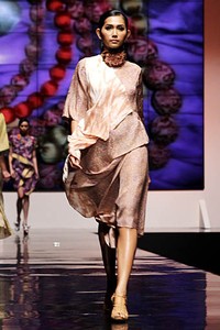 Carmanita Cross Culture International Flair. Indonesia Fashion Week 2012 at Jakarta Convention Center. Jakarta. [Foto: Mohammad Abduh/Wolipop]