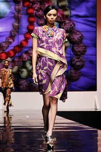 Carmanita Cross Culture International Flair. Indonesia Fashion Week 2012 at Jakarta Convention Center. Jakarta. [Foto: Mohammad Abduh/Wolipop]