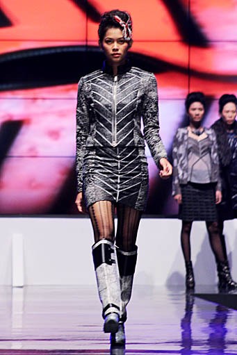 Mardiana Ika Ika Butoni-Fall/Winter 2012. Indonesia Fashion Week 2012. International Flair at Jakarta Convention Center. Jakarta. [Foto: Mohammad Abduh/Wolipop]