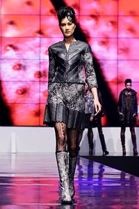 Mardiana Ika Ika Butoni-Fall/Winter 2012. Indonesia Fashion Week 2012. International Flair at Jakarta Convention Center. Jakarta. [Foto: Mohammad Abduh/Wolipop]