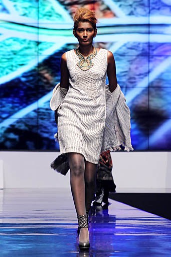Mardiana Ika Ika Butoni-Fall/Winter 2012. Indonesia Fashion Week 2012. International Flair at Jakarta Convention Center. Jakarta. [Foto: Mohammad Abduh/Wolipop]