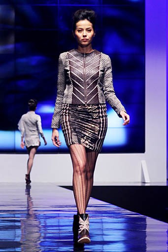 Mardiana Ika Ika Butoni-Fall/Winter 2012. Indonesia Fashion Week 2012. International Flair at Jakarta Convention Center. Jakarta. [Foto: Mohammad Abduh/Wolipop]