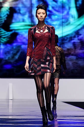 Mardiana Ika Ika Butoni-Fall/Winter 2012. Indonesia Fashion Week 2012. International Flair at Jakarta Convention Center. Jakarta. [Foto: Mohammad Abduh/Wolipop]