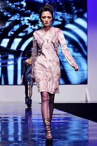 Mardiana Ika Ika Butoni-Fall/Winter 2012. Indonesia Fashion Week 2012. International Flair at Jakarta Convention Center. Jakarta. [Foto: Mohammad Abduh/Wolipop]