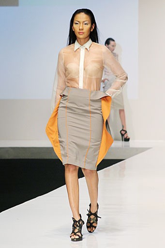 Yosafat Dwi Kurniawan ready to wear. Possibilities-DULUX. Indonesia Fashion Week 2012 at Jakarta Convention Center.  [Foto: Mohammad Abduh/Wolipop]