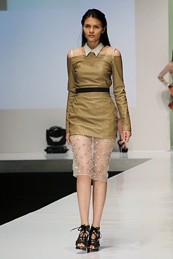 Yosafat Dwi Kurniawan ready to wear. Possibilities-DULUX. Indonesia Fashion Week 2012 at Jakarta Convention Center.  [Foto: Mohammad Abduh/Wolipop]