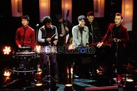 Nidji pun berterimakasih kepada para penggemarnya, Nidjiholic. Gusmun/detikcom