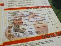Ya Udah Bistro yang berlokasi di Jl. Johar No.15, Gondangdia menawarkan beragam sajian Western dan beberapa hidangan Indonesia. Menu andalannya terdiri dari sosis, burger, roasted chicken, dan steak. Bir dan wine curah pun tersedia di restoran ini dengan harga yang lebih ringan.