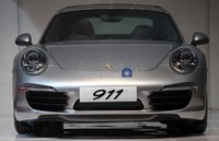 Mobil terbaru generasi ketujuh Porsche 911 itu akan diproduksi dalam 12-14 warna sesuai kebutuhan.