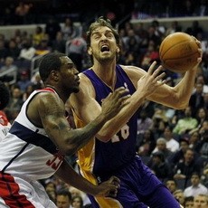 Rose Menangkan Bulls, Lakers Kalah Lagi