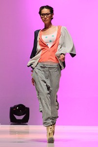 Oline Workrobe Work Hard Play Hard The Story of O. Indonesia Fashion Week 2012 at Jakarta Convention Center. jakarta. [Foto: Mohammad Abduh/Wolipop]