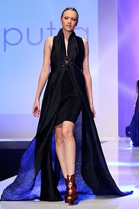 Oka Diputra The Fifth Element The Story of O. Indonesia Fashion Week 2012 at Jakarta Convention Center. Jakarta. [Foto: Mohammad Abduh/Wolipop]