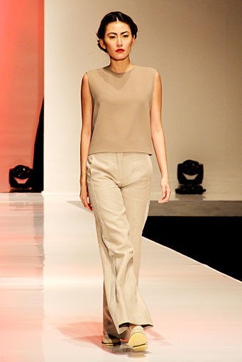 Auguste Soesastro KROMO Passion and Attraction inspired by Downy, Jakarta Convention Center (JCC). Indonesia Fashion Week 2012 (Photo by Mohammad Abduh/Wolipop)