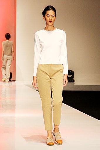 Auguste Soesastro KROMO Passion and Attraction inspired by Downy, Jakarta Convention Center (JCC). Indonesia Fashion Week 2012 (Photo by Mohammad Abduh/Wolipop)