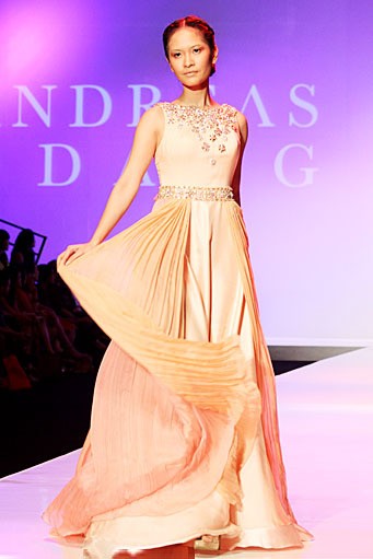 Andreas Odang The Story of O. Indonesia Fashion Week 2012 at Jakarta Convention Center. Senayan. Jakarta. [Foto: Mohammad Abduh/Wolipop]