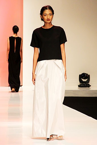 Auguste Soesastro KROMO Passion and Attraction inspired by Downy, Jakarta Convention Center (JCC). Indonesia Fashion Week 2012 (Photo by Mohammad Abduh/Wolipop)