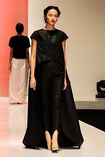 Auguste Soesastro KROMO Passion and Attraction inspired by Downy, Jakarta Convention Center (JCC). Indonesia Fashion Week 2012 (Photo by Mohammad Abduh/Wolipop)